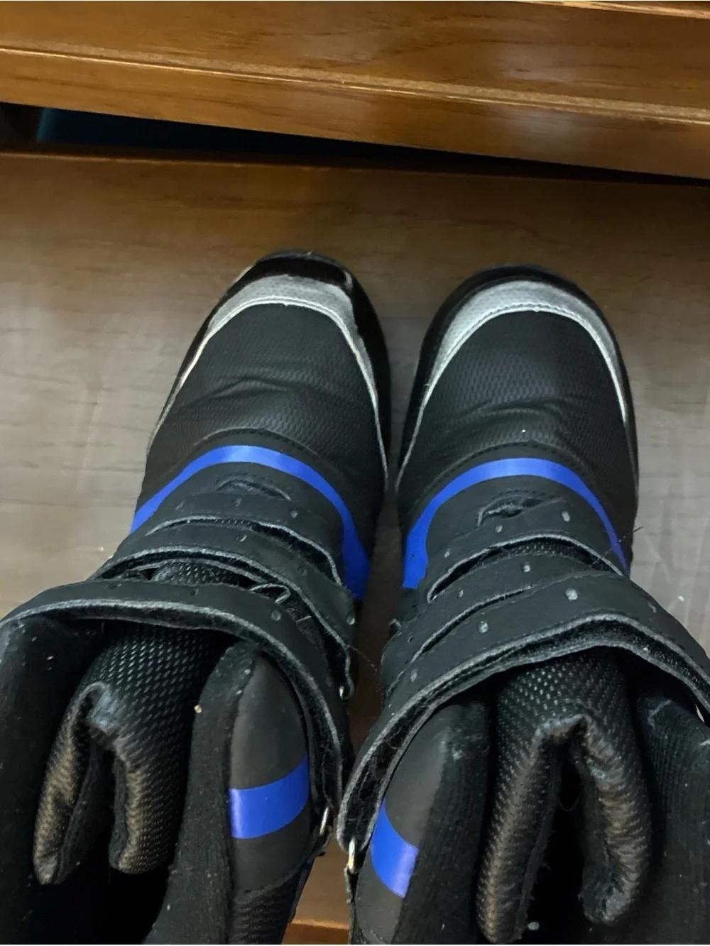 Totes Black/Blue Boys Kids Winter Snow Boots Size 6 Hook Loop Closures Insulated